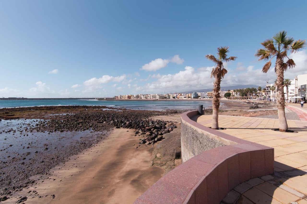 Home2book Lovely Beachfront Appartamento
