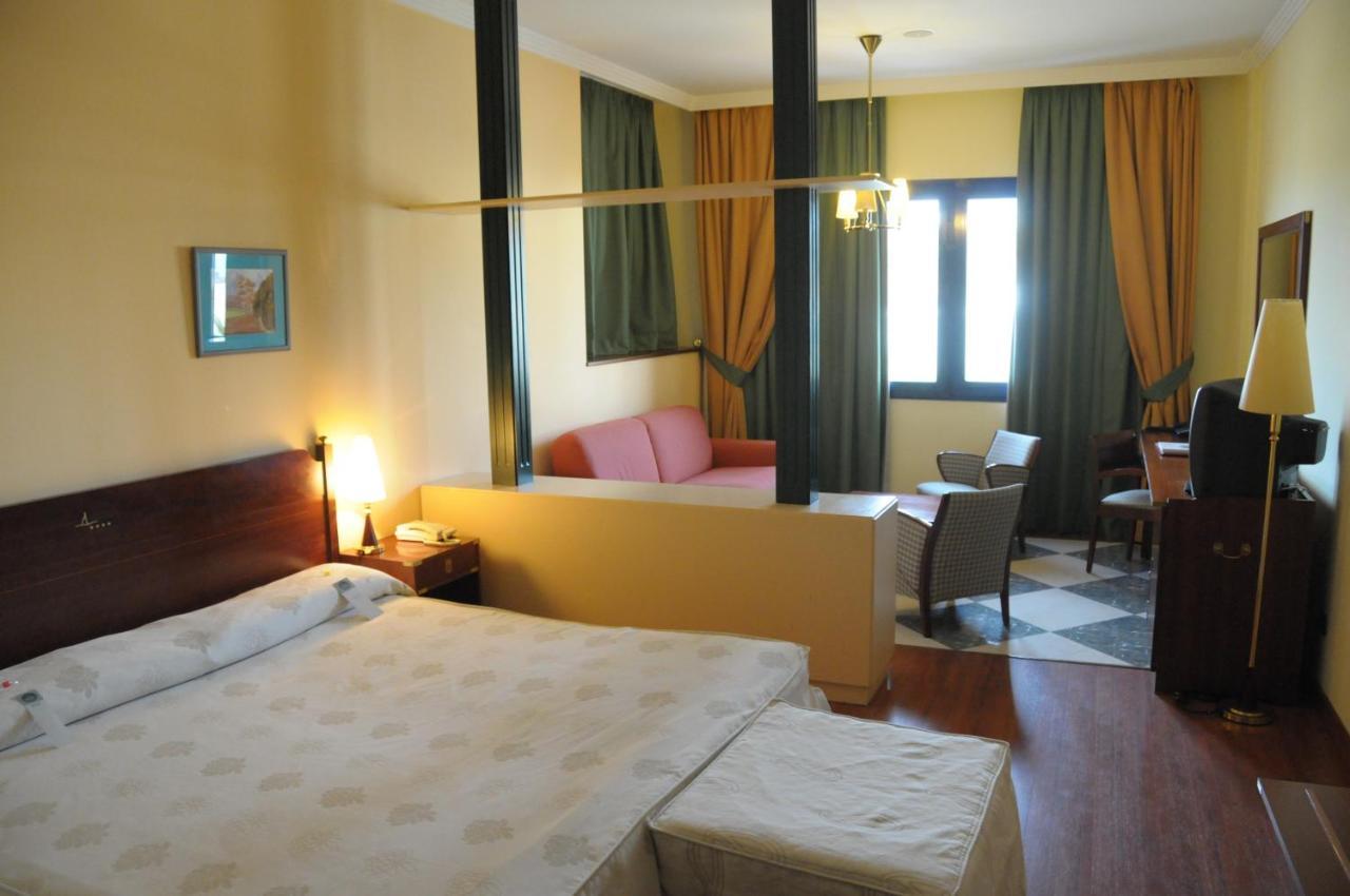 Puerto De Nieves Hotel 4*