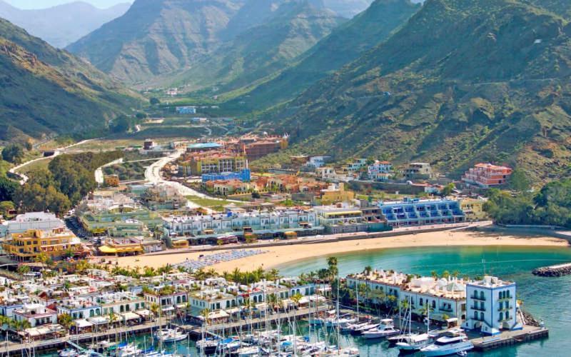 20 Metres From The Sea In