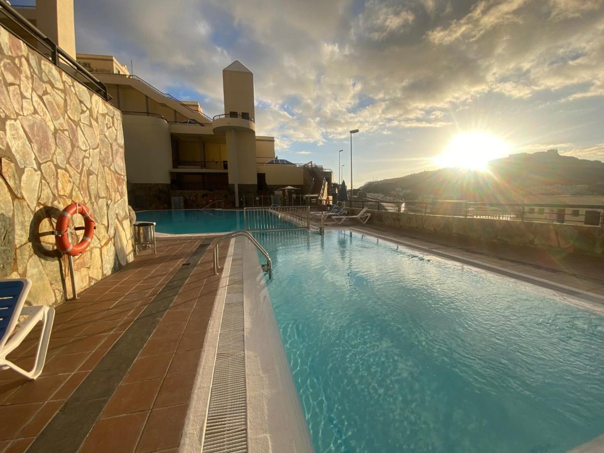 Modern House With Large Chill Out Terrace And Jacuzzi Apartment *