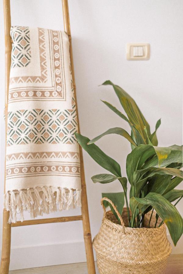 La Petite-home Near Airport-wifi-garage-elevator-homely Appartamento Sardina