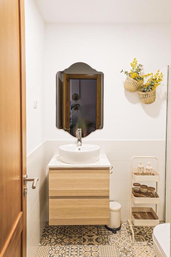La Petite-home Near Airport-wifi-garage-elevator-homely Appartamento