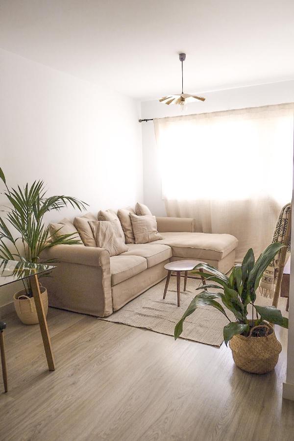 La Petite-home Near Airport-wifi-garage-elevator-homely Appartamento Sardina