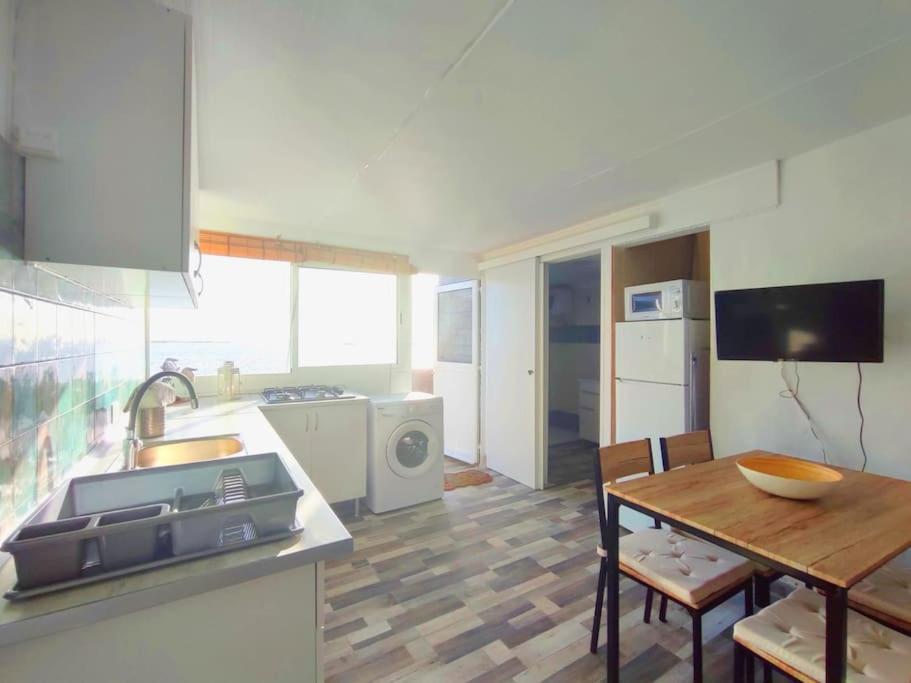 Eolo Oceanfront Apartamento