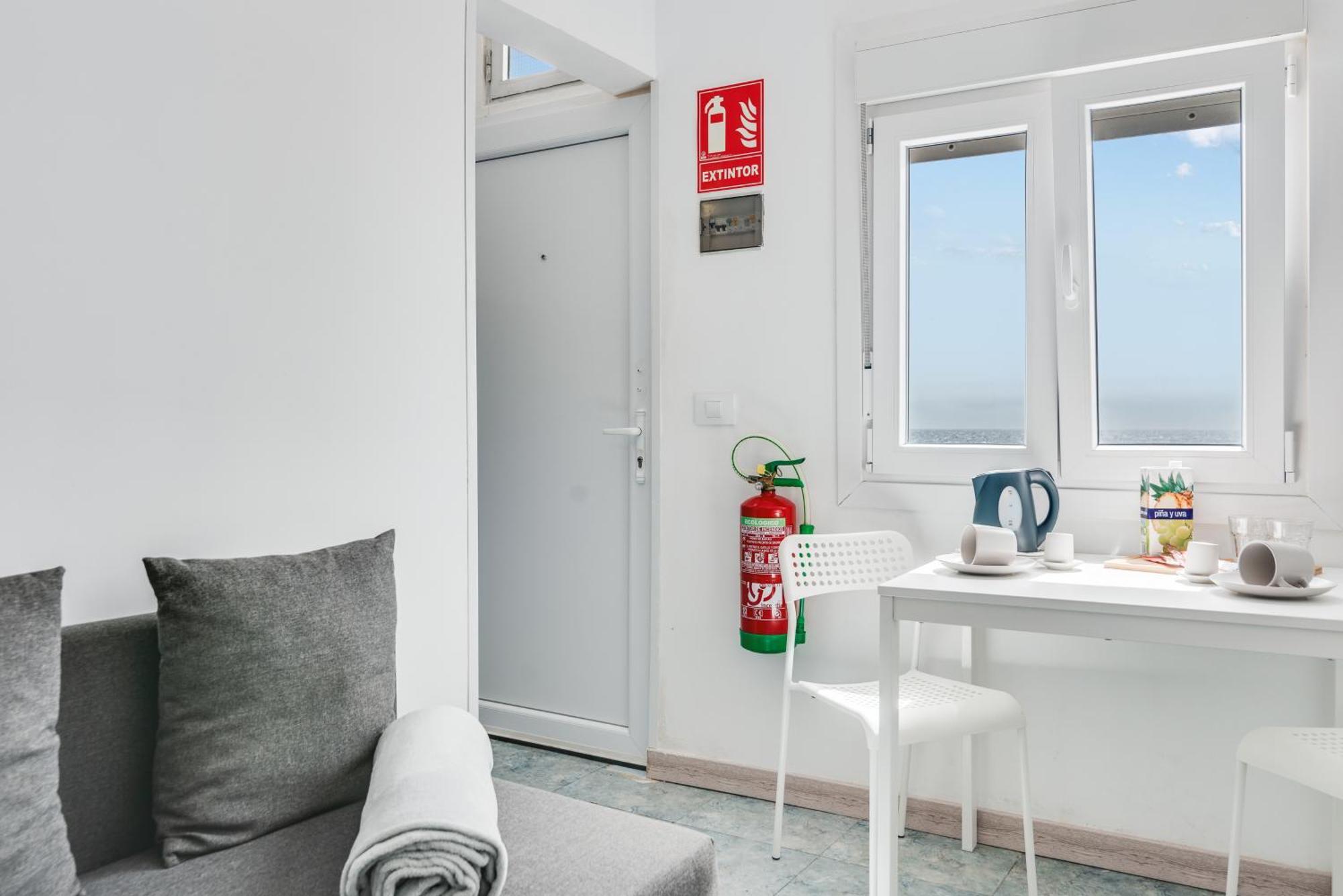 Home2book Stunning Beachfront Apt, Apartamento Pozo Izquierdo