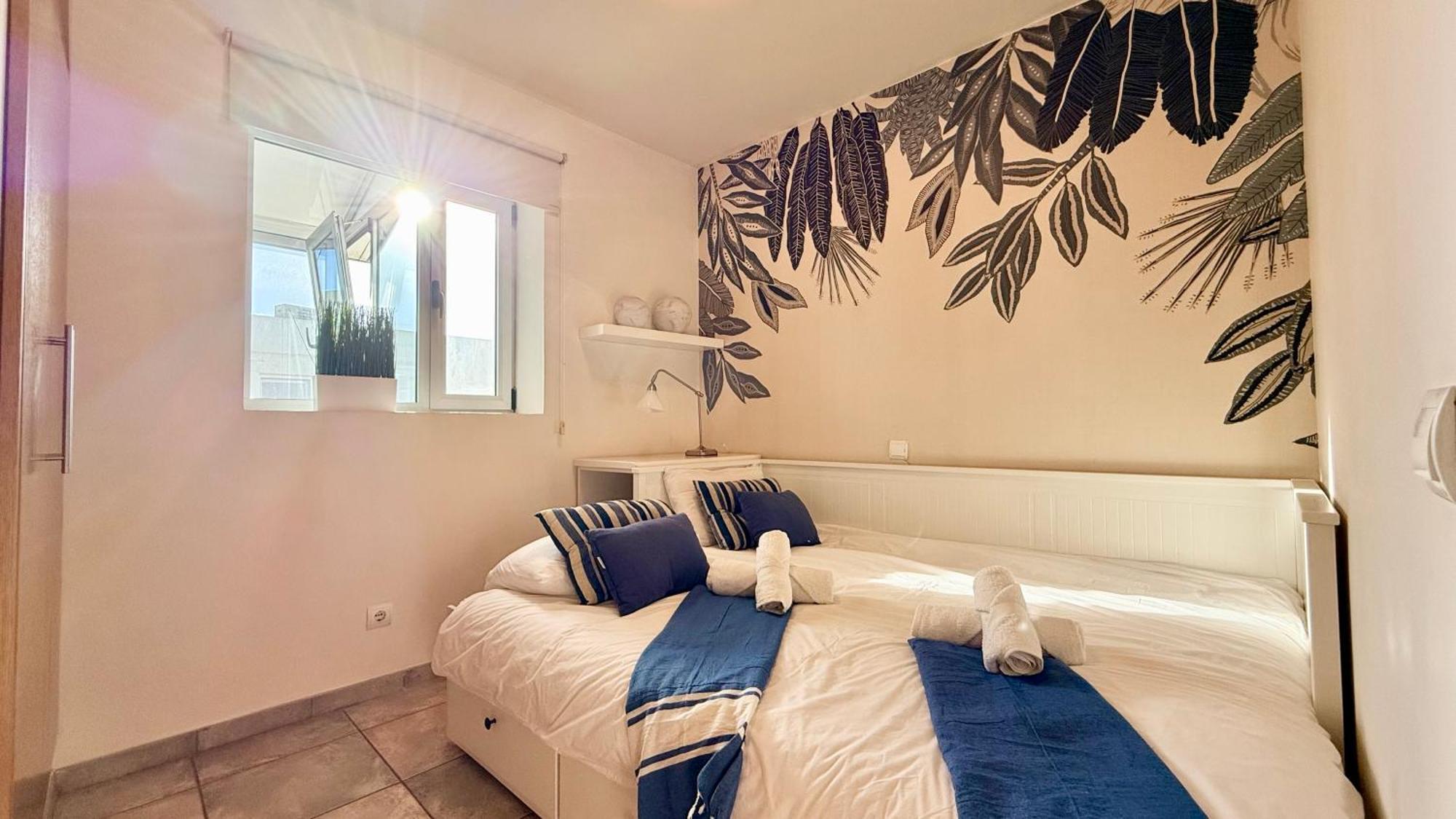 Apartamento ático Puerto Chico Con Vistas A La Playa