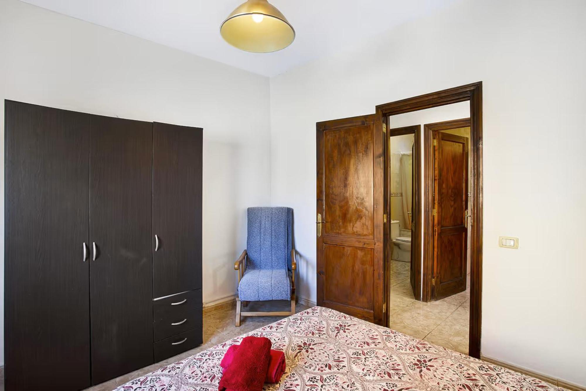 Palomino - Sleeps 4 - Parking - Pet Friendly Villa