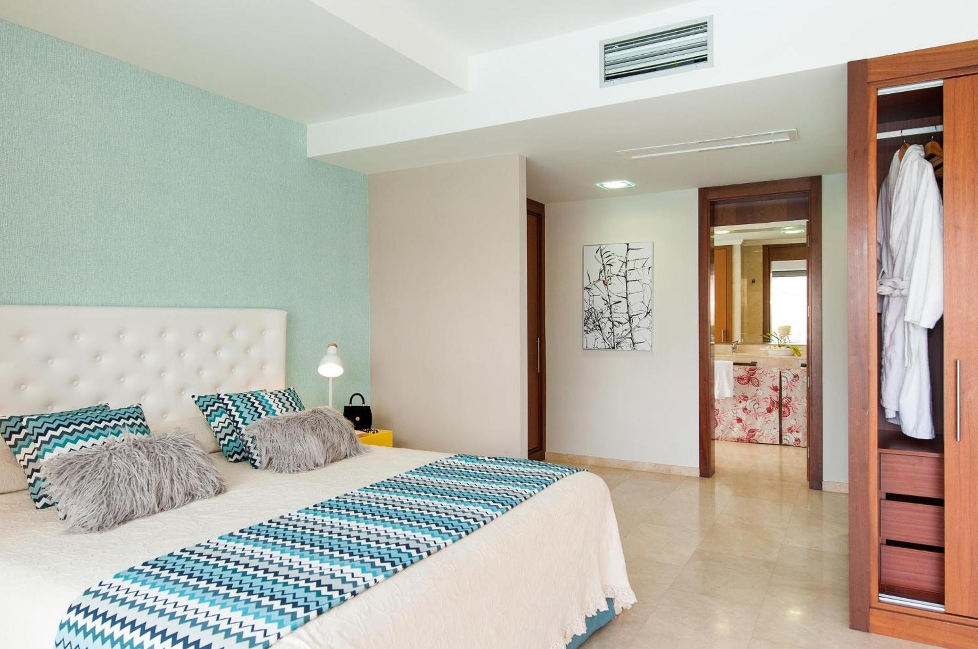Villa Villa Salobre Golf Seis Luxury Retreat In Gran Canaria Private Heated Pool Exclusive Salobre Golf Resort Minutes From Maspalomas Beaches Las Palmas de Gran Canaria