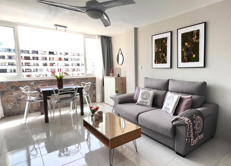 Con Piscina Y Aire Acondicionado Appartamento