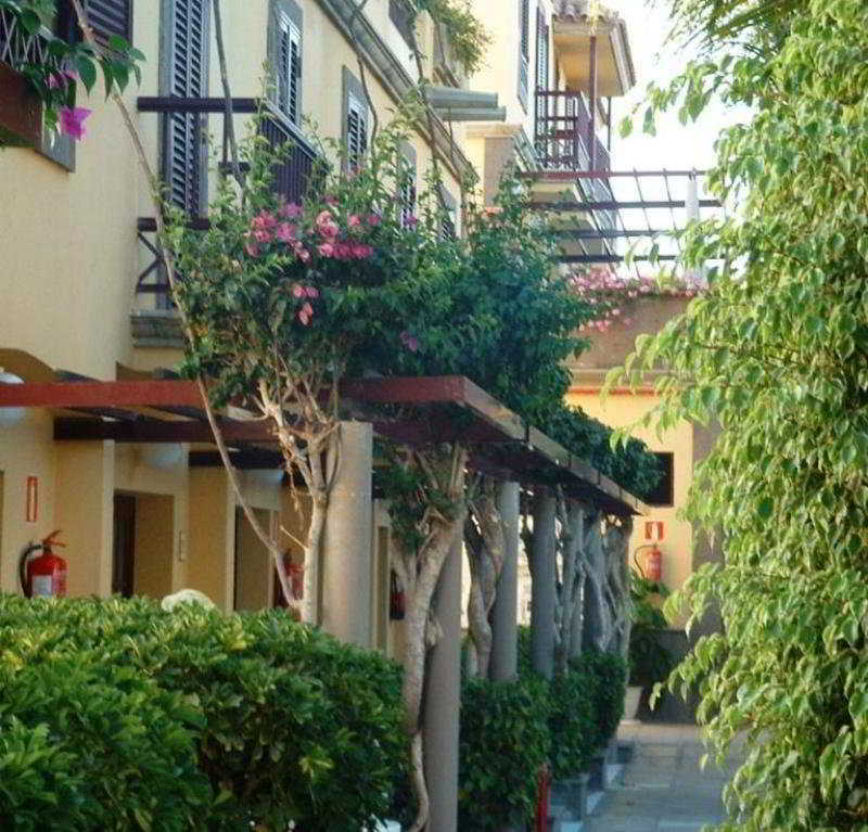 Oasis Club Hotel 2*