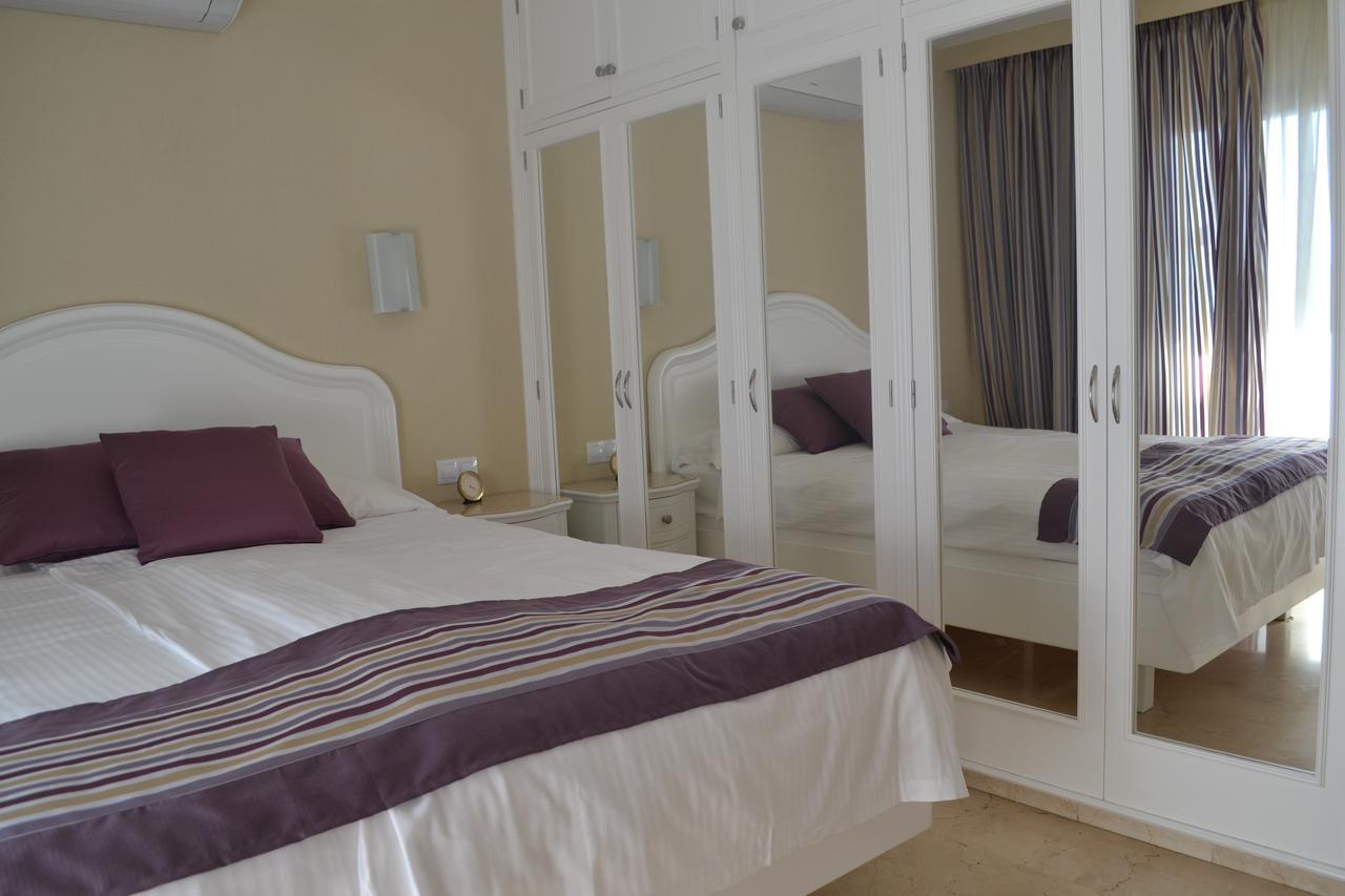 Club Excelsior Ii Apartment